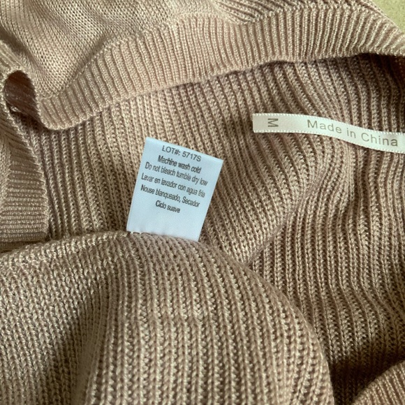 NWOT Blush Pink Oversized Sweater By Poof Sz Medium - Picture 11 of 11